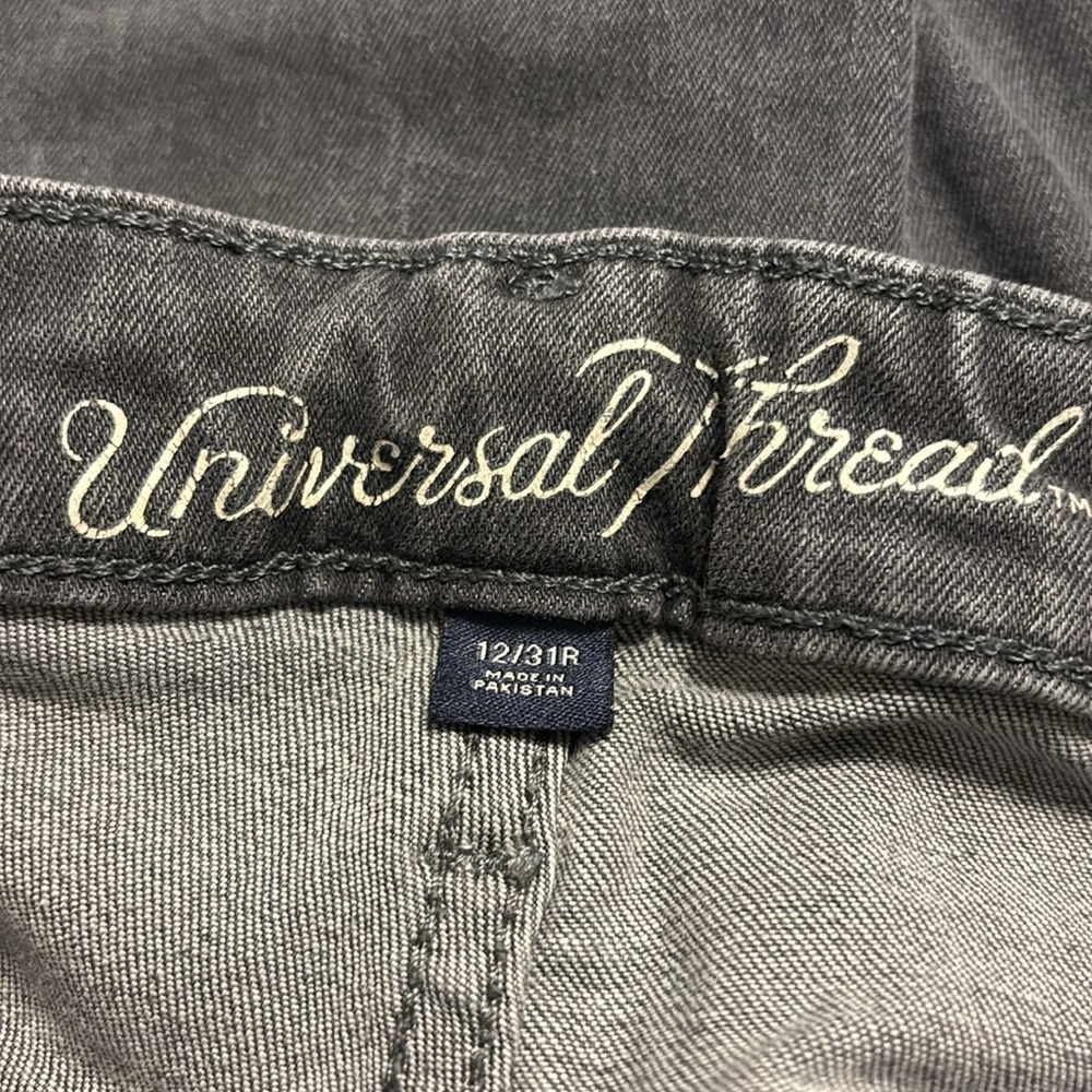 Universal Thread Distressed Mid-Rise Skinny Jeans - Picture 9 of 11